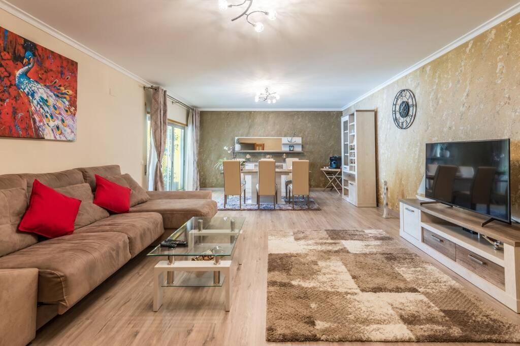 Beach Luxury Apartment Портиман Экстерьер фото